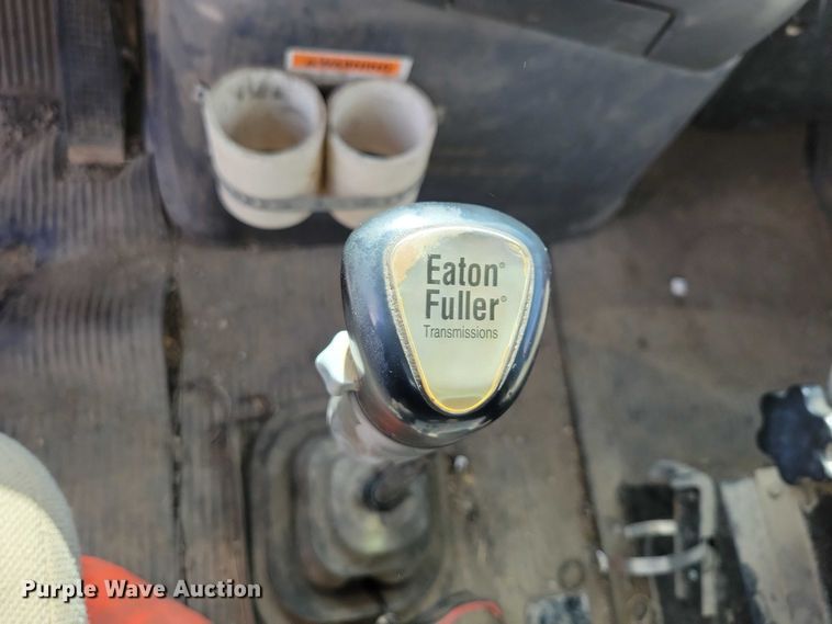 image for item DX6463 1995 Ford L9000 dump truck