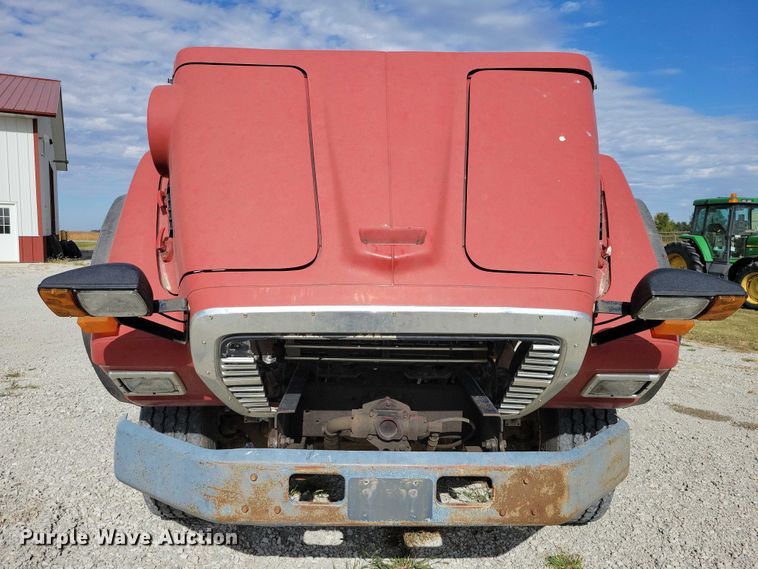 image for item DX6463 1995 Ford L9000 dump truck