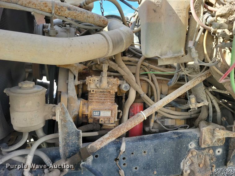 image for item DX6463 1995 Ford L9000 dump truck