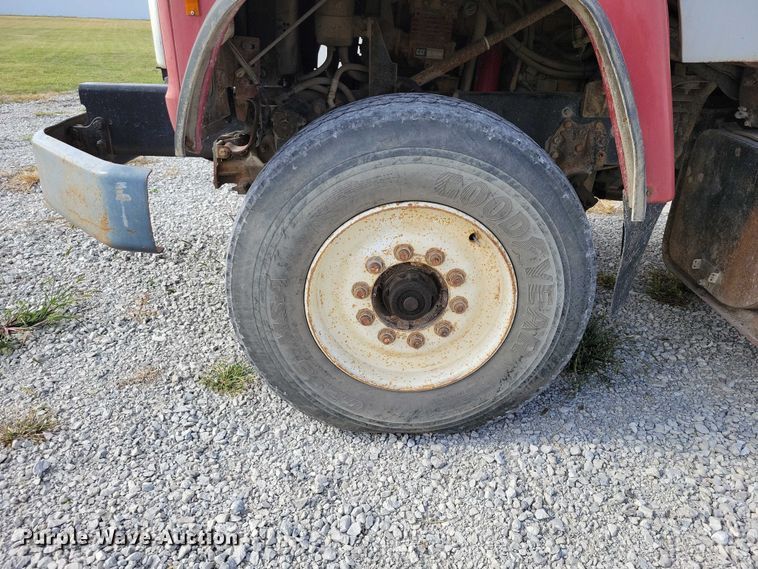 image for item DX6463 1995 Ford L9000 dump truck