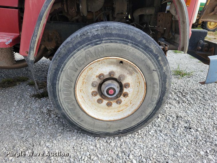 image for item DX6463 1995 Ford L9000 dump truck