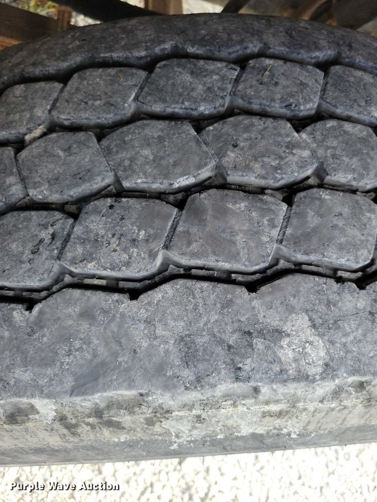 image for item DX6463 1995 Ford L9000 dump truck