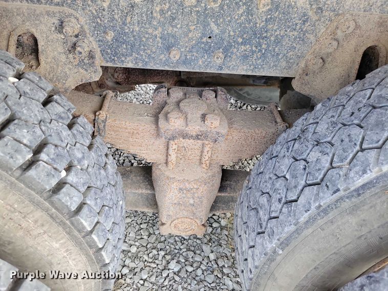 image for item DX6463 1995 Ford L9000 dump truck