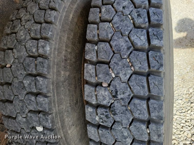 image for item DX6463 1995 Ford L9000 dump truck