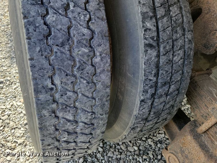 image for item DX6463 1995 Ford L9000 dump truck