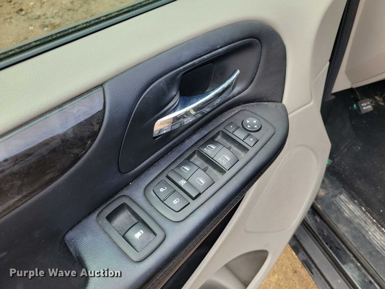 image for item DX6468 2012 Dodge Grand Caravan van