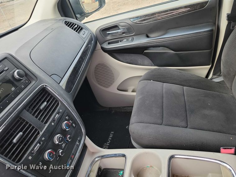 image for item DX6468 2012 Dodge Grand Caravan van