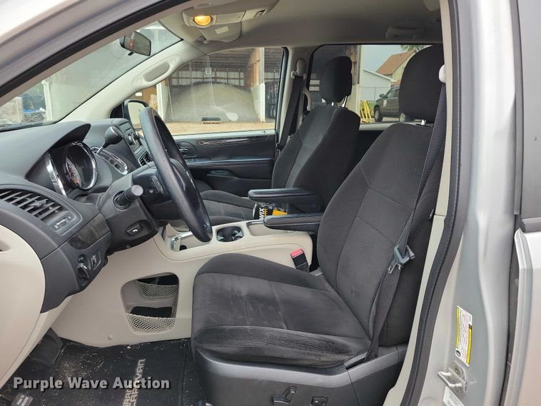 image for item DX6469 2012 Dodge Grand Caravan van