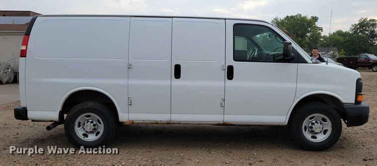 image for item DX6470 2009 Chevrolet Express 2500 van