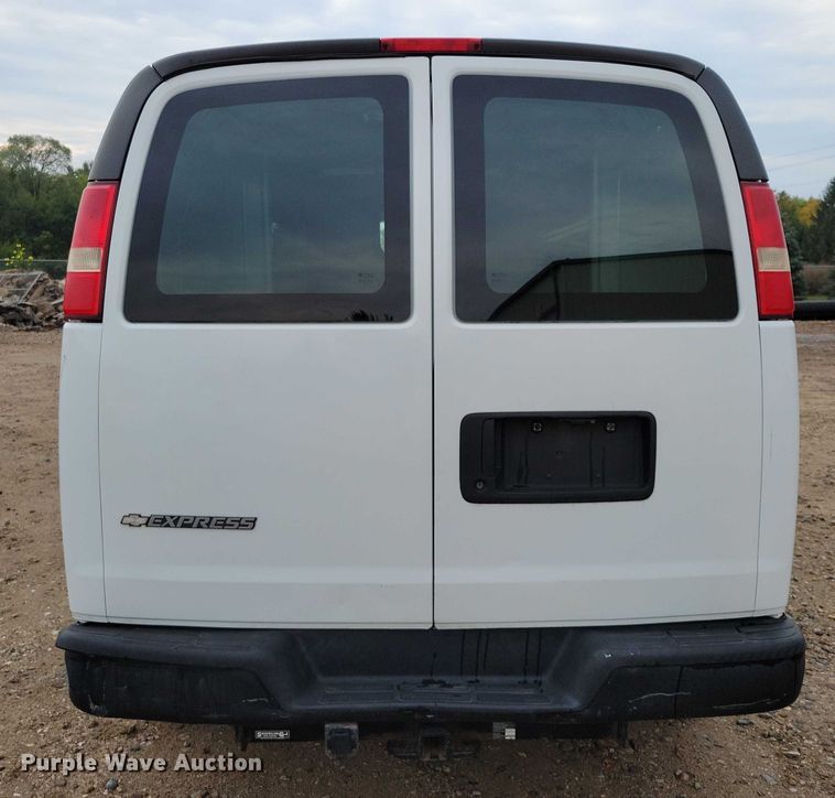 image for item DX6470 2009 Chevrolet Express 2500 van