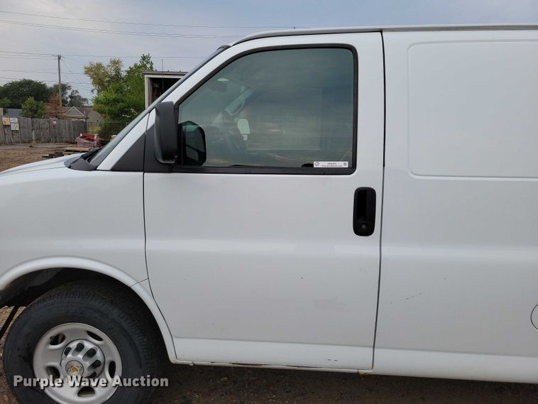image for item DX6470 2009 Chevrolet Express 2500 van