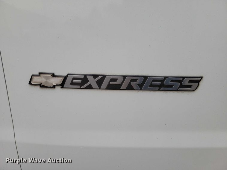 image for item DX6470 2009 Chevrolet Express 2500 van