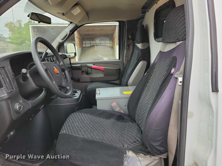 image for item DX6470 2009 Chevrolet Express 2500 van