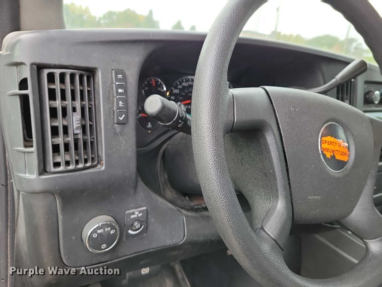 image for item DX6470 2009 Chevrolet Express 2500 van