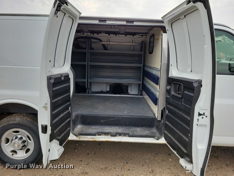 image for item DX6470 2009 Chevrolet Express 2500 van