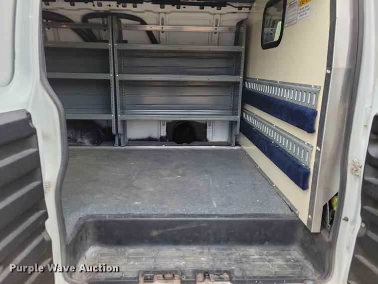 image for item DX6470 2009 Chevrolet Express 2500 van