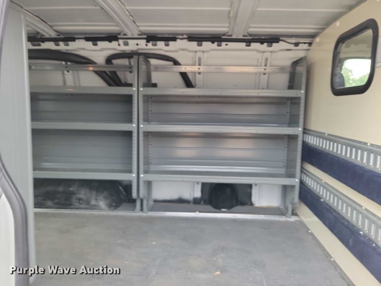 image for item DX6470 2009 Chevrolet Express 2500 van