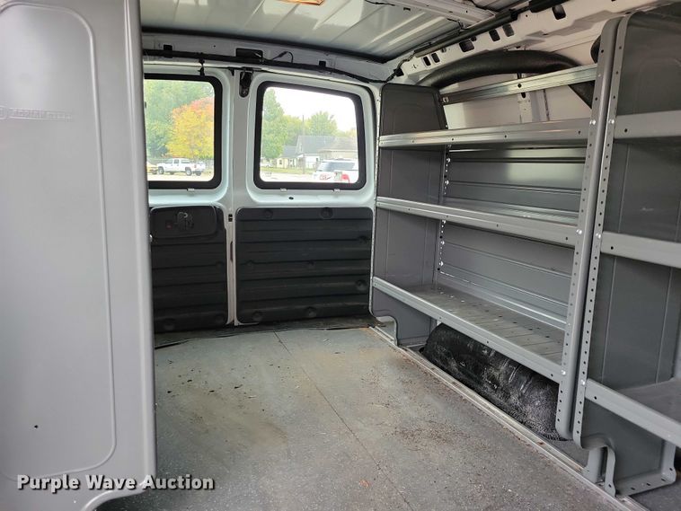 image for item DX6470 2009 Chevrolet Express 2500 van