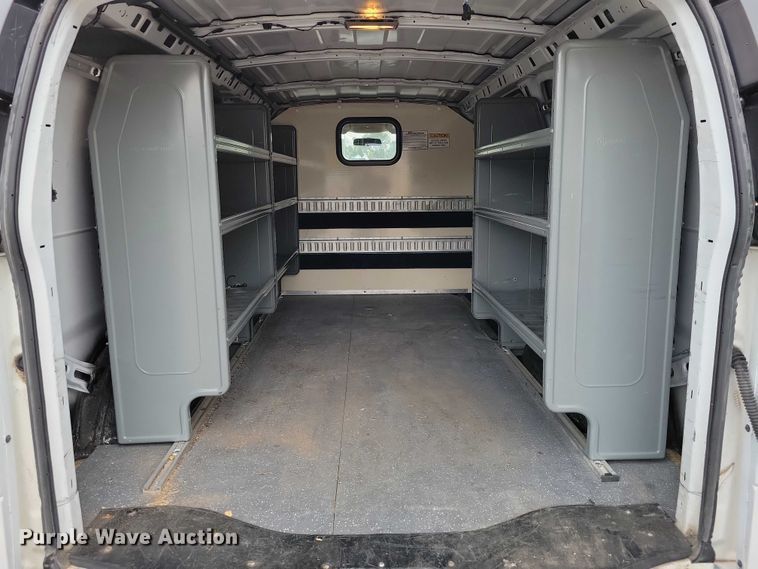 image for item DX6470 2009 Chevrolet Express 2500 van