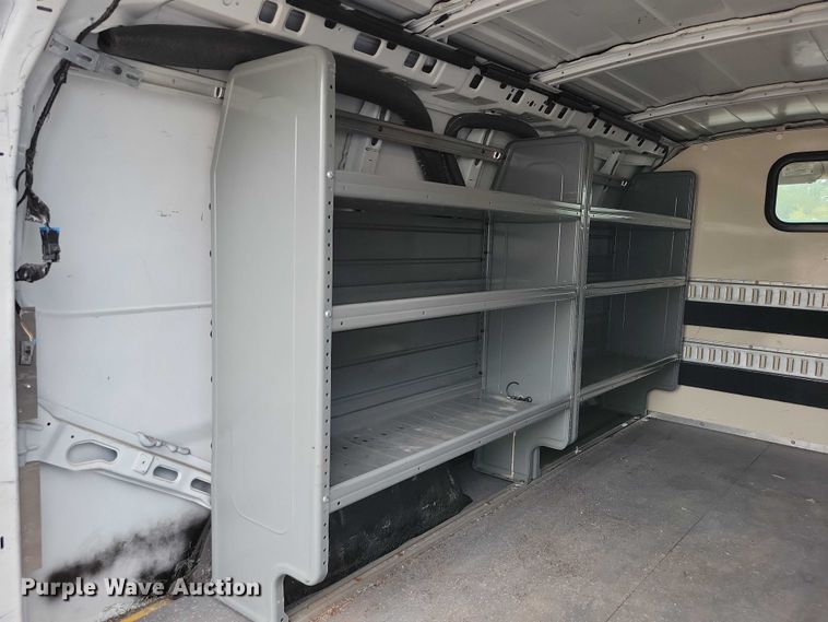 image for item DX6470 2009 Chevrolet Express 2500 van