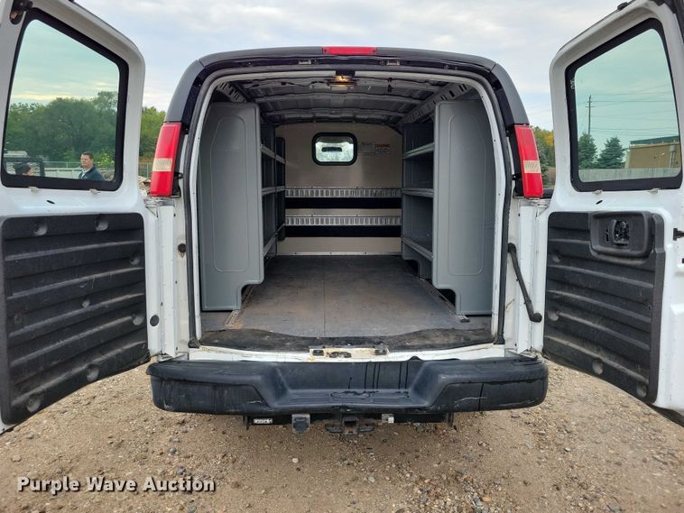 image for item DX6470 2009 Chevrolet Express 2500 van