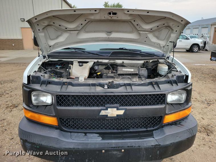 image for item DX6470 2009 Chevrolet Express 2500 van
