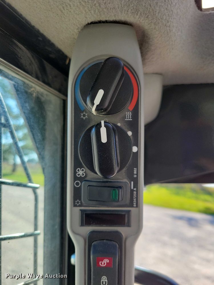 image for item DX6546 2018 Case TR310 tracked skid steer loader