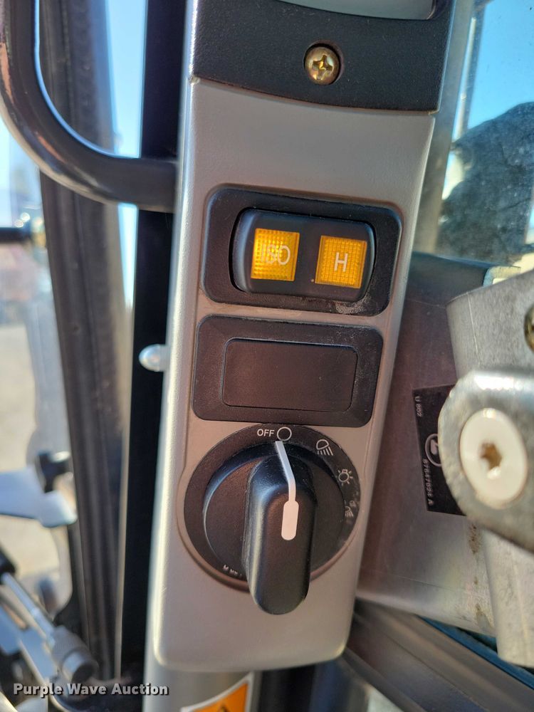 image for item DX6546 2018 Case TR310 tracked skid steer loader