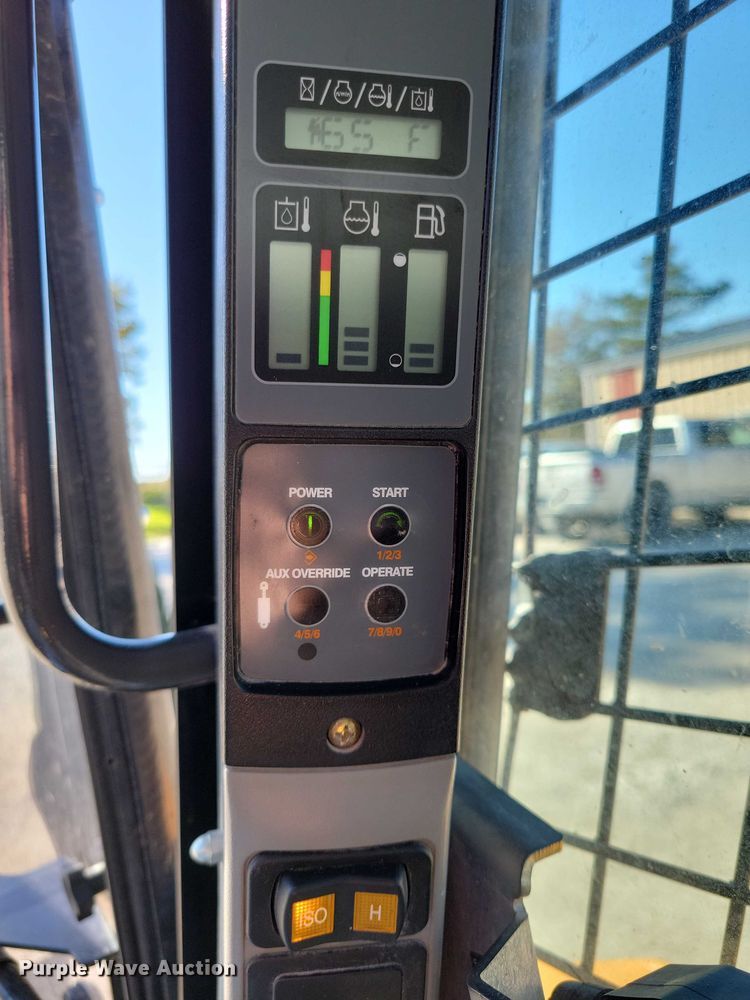 image for item DX6546 2018 Case TR310 tracked skid steer loader