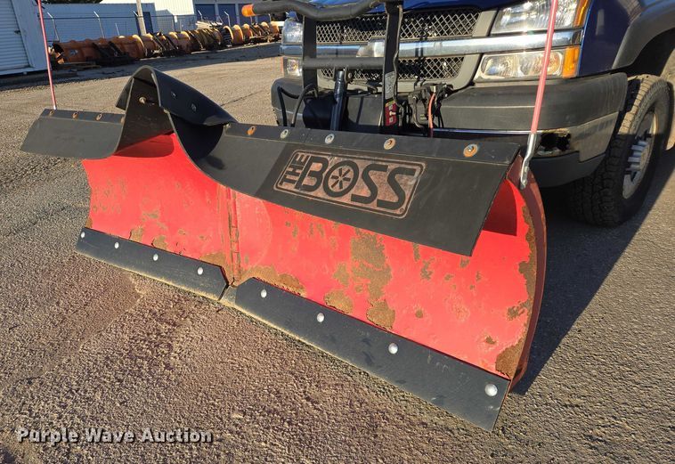 image for item DY1444 2003 Chevrolet Silverado 2500HD Ext. Cab pickup truck