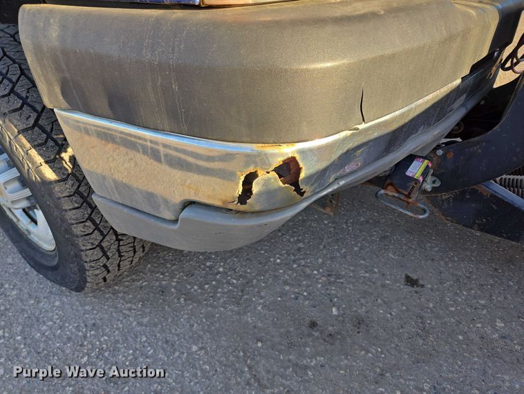 image for item DY1444 2003 Chevrolet Silverado 2500HD Ext. Cab pickup truck