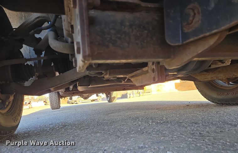 image for item DY1444 2003 Chevrolet Silverado 2500HD Ext. Cab pickup truck