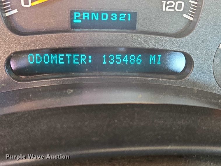 image for item DY1444 2003 Chevrolet Silverado 2500HD Ext. Cab pickup truck