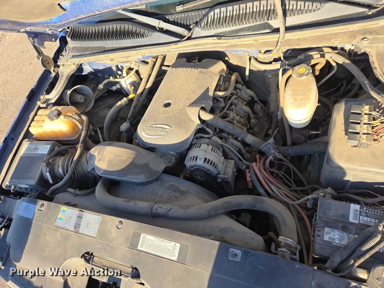 image for item DY1444 2003 Chevrolet Silverado 2500HD Ext. Cab pickup truck