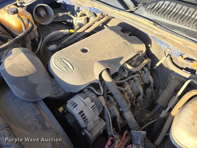 image for item DY1444 2003 Chevrolet Silverado 2500HD Ext. Cab pickup truck