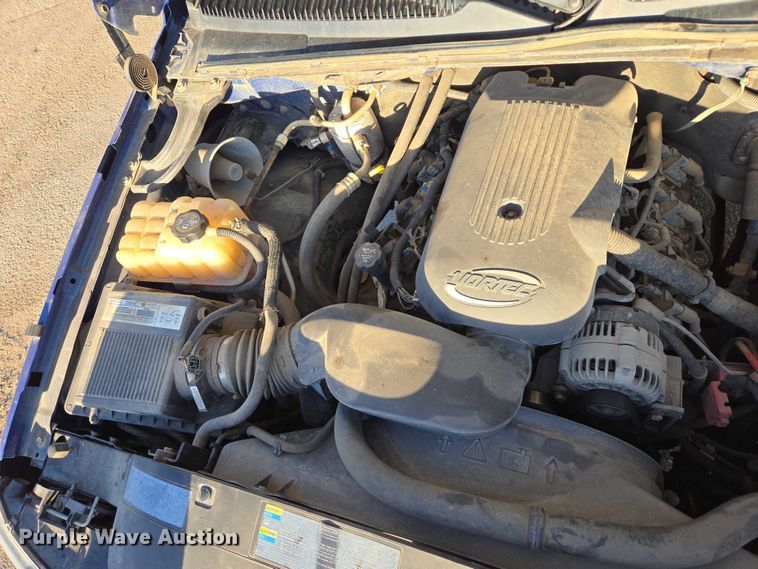 image for item DY1444 2003 Chevrolet Silverado 2500HD Ext. Cab pickup truck