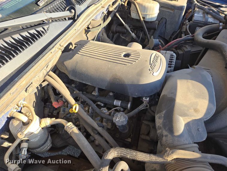 image for item DY1444 2003 Chevrolet Silverado 2500HD Ext. Cab pickup truck