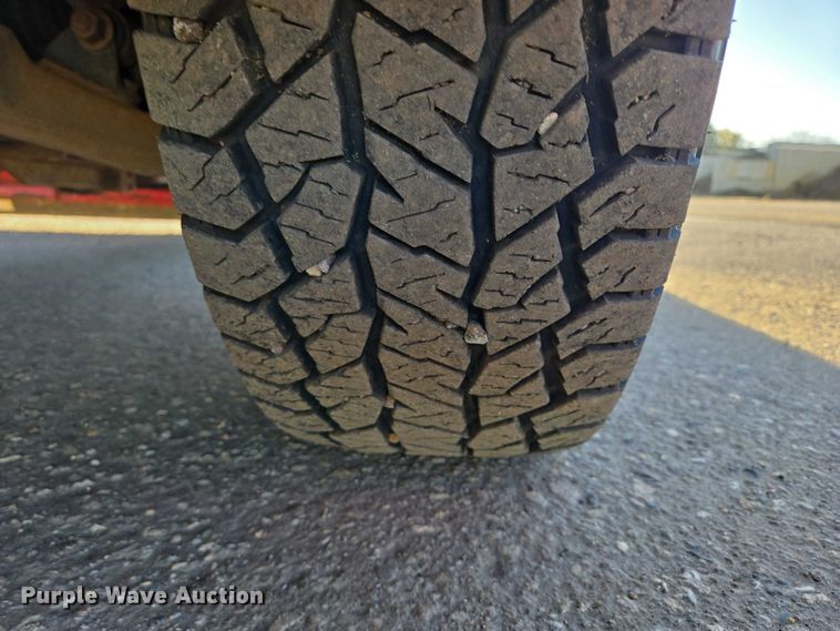 image for item DY1444 2003 Chevrolet Silverado 2500HD Ext. Cab pickup truck