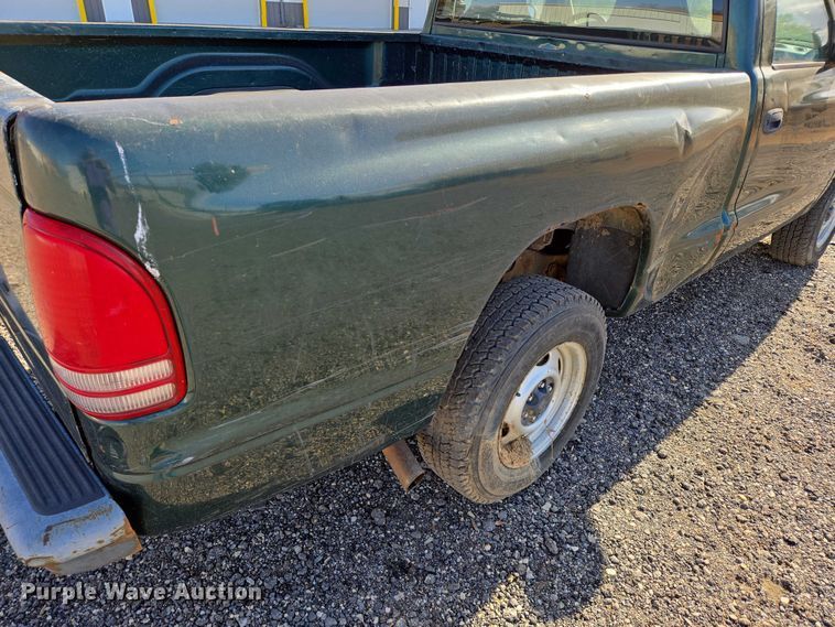 image for item DY1445 2001 Dodge Dakota pickup truck