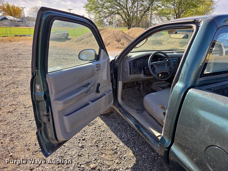 image for item DY1445 2001 Dodge Dakota pickup truck