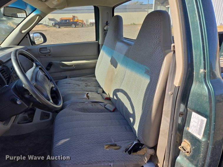 image for item DY1445 2001 Dodge Dakota pickup truck