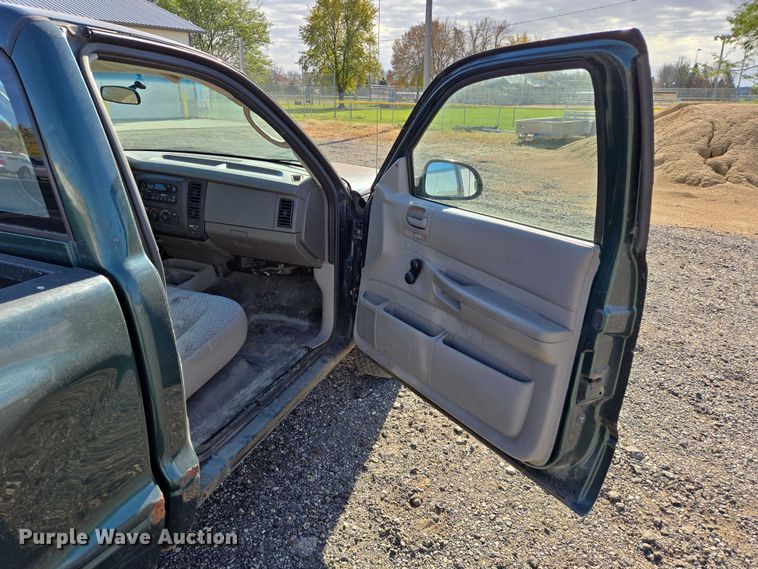 image for item DY1445 2001 Dodge Dakota pickup truck