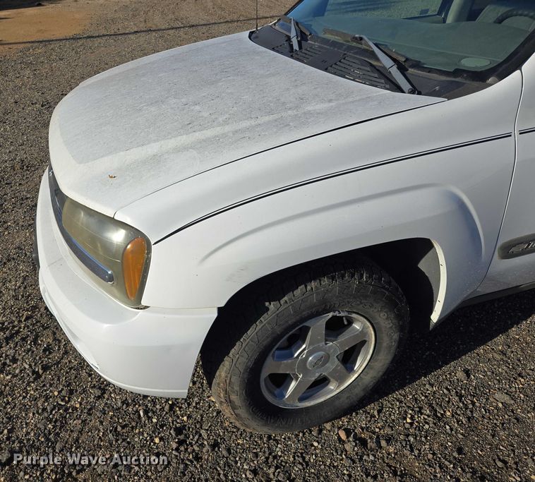 image for item DY1446 2004 Chevrolet TrailBlazer SUV