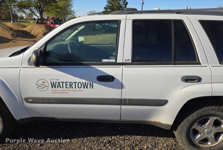 image for item DY1446 2004 Chevrolet TrailBlazer SUV