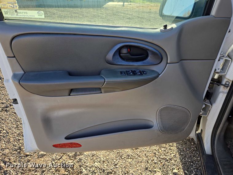 image for item DY1446 2004 Chevrolet TrailBlazer SUV