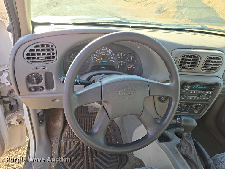 image for item DY1446 2004 Chevrolet TrailBlazer SUV