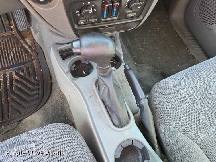 image for item DY1446 2004 Chevrolet TrailBlazer SUV