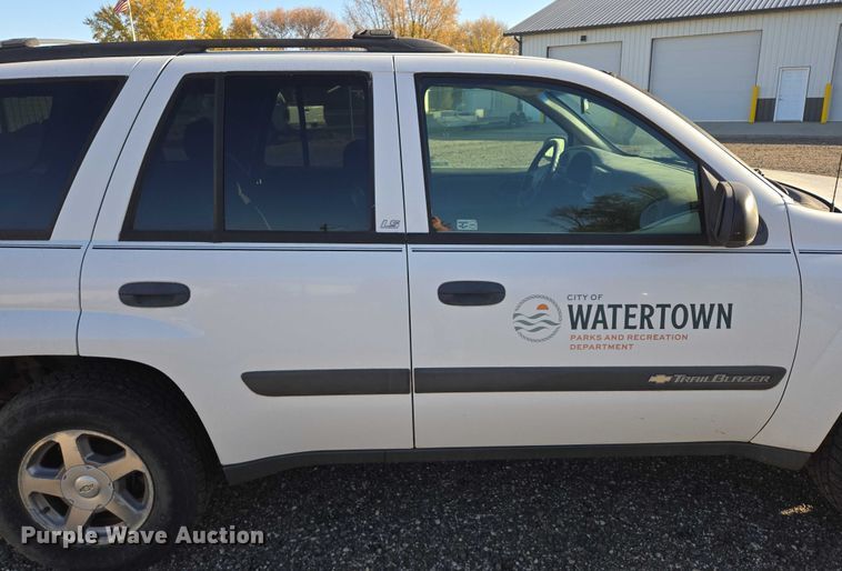 image for item DY1446 2004 Chevrolet TrailBlazer SUV