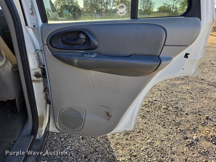 image for item DY1446 2004 Chevrolet TrailBlazer SUV