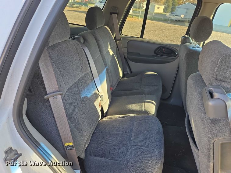 image for item DY1446 2004 Chevrolet TrailBlazer SUV